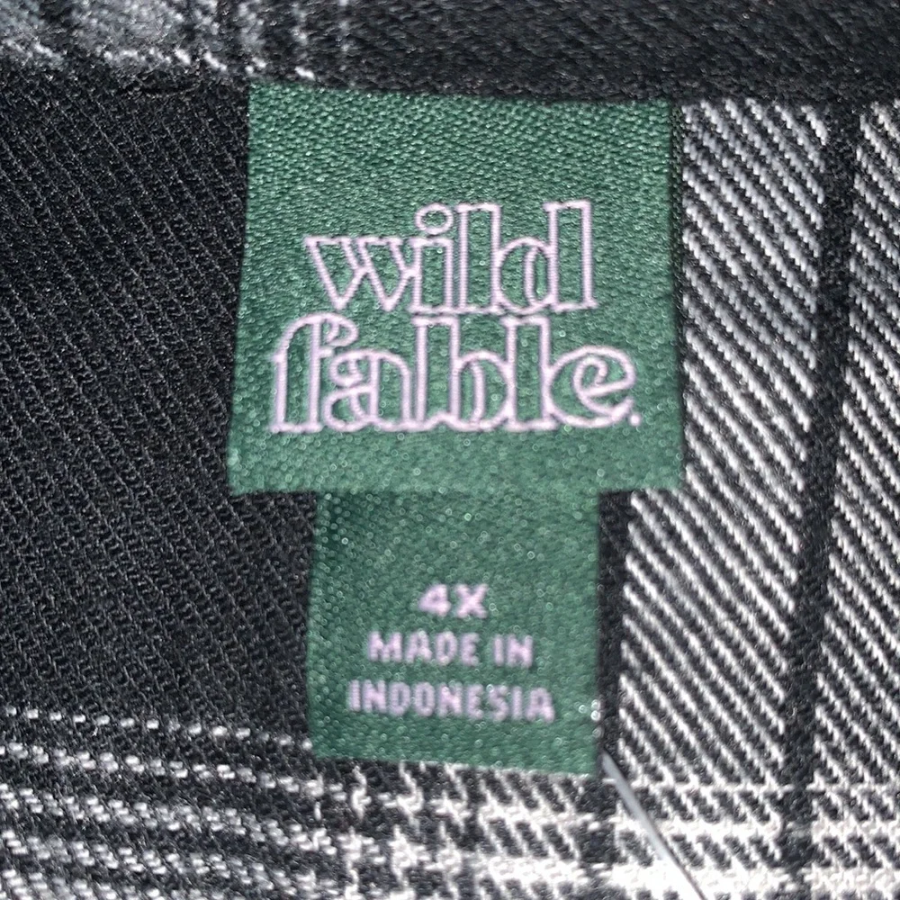 (4X)- Wild Fable Soft Dark Flannel Button Down Short- Black & White_4